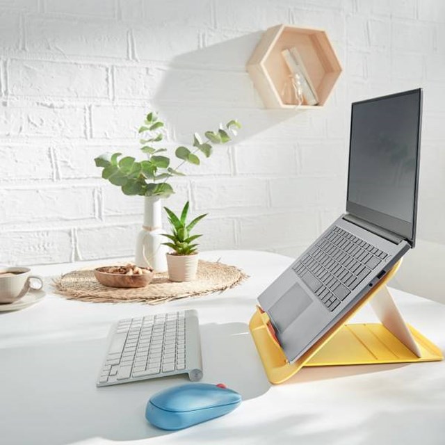 Laptopställ Leitz Cosy gul - 258x45x253mm - 1